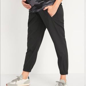 Old Navy Maternity Rollover-Waist StretchTech Jogger Pants